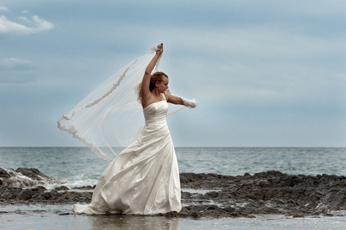 sergio reyes fotógrafo, fotografía boda, almeria, mojacar, trash the dress, ttd, post boda, playa manaca